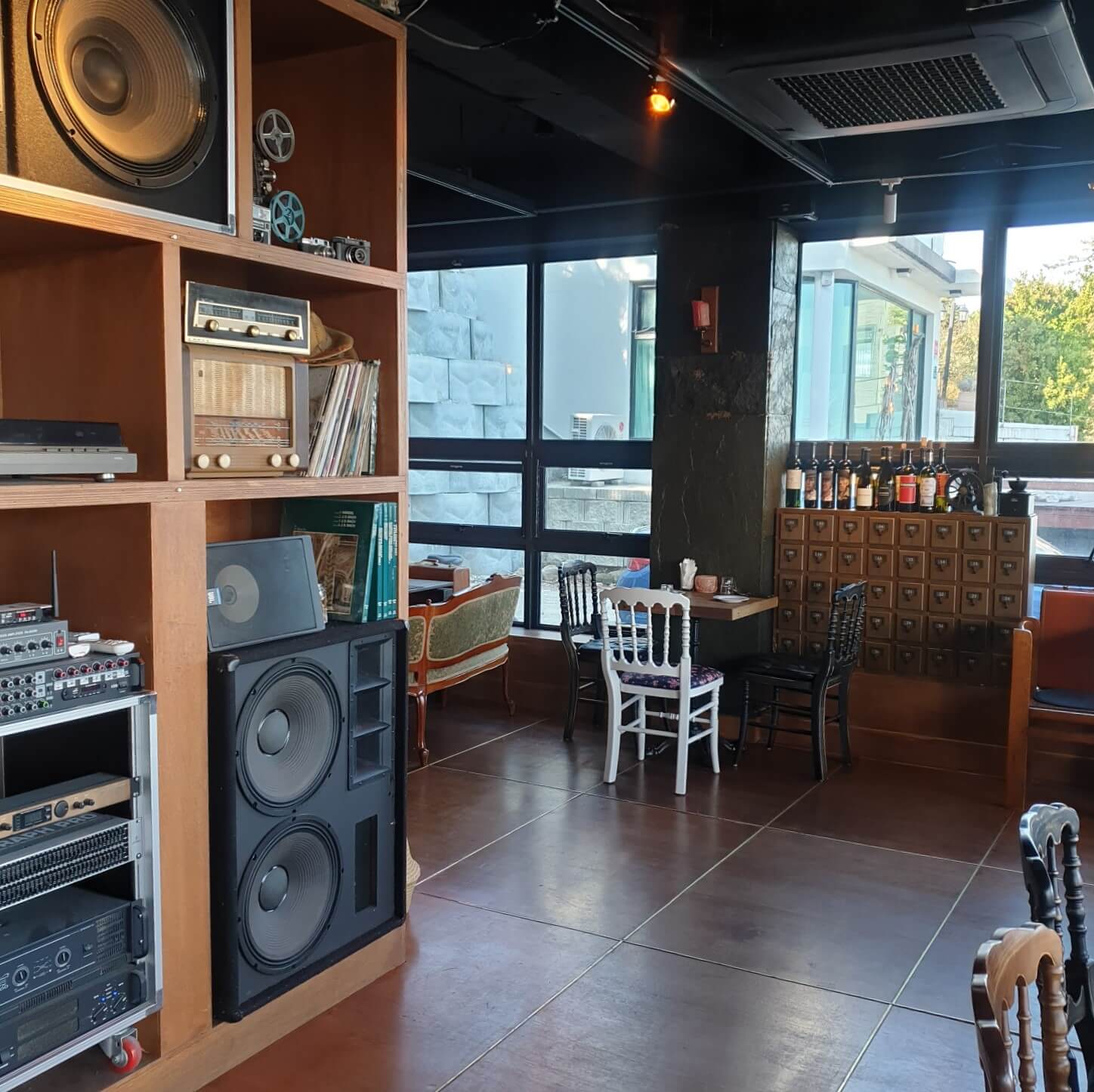 이태원121의 1층내부