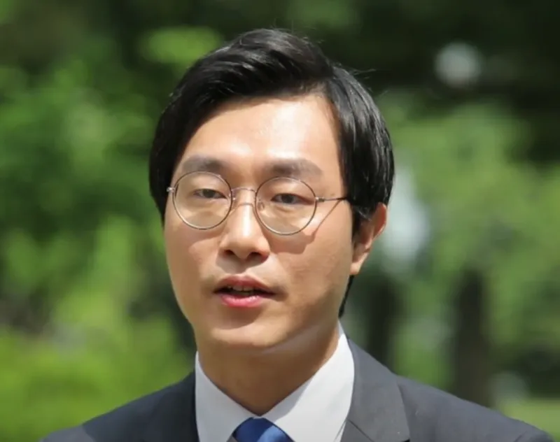 국회의원 인터뷰 사진54.webp