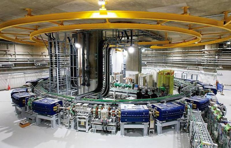 암-치료법 -중입자-치료-회전형-시스템