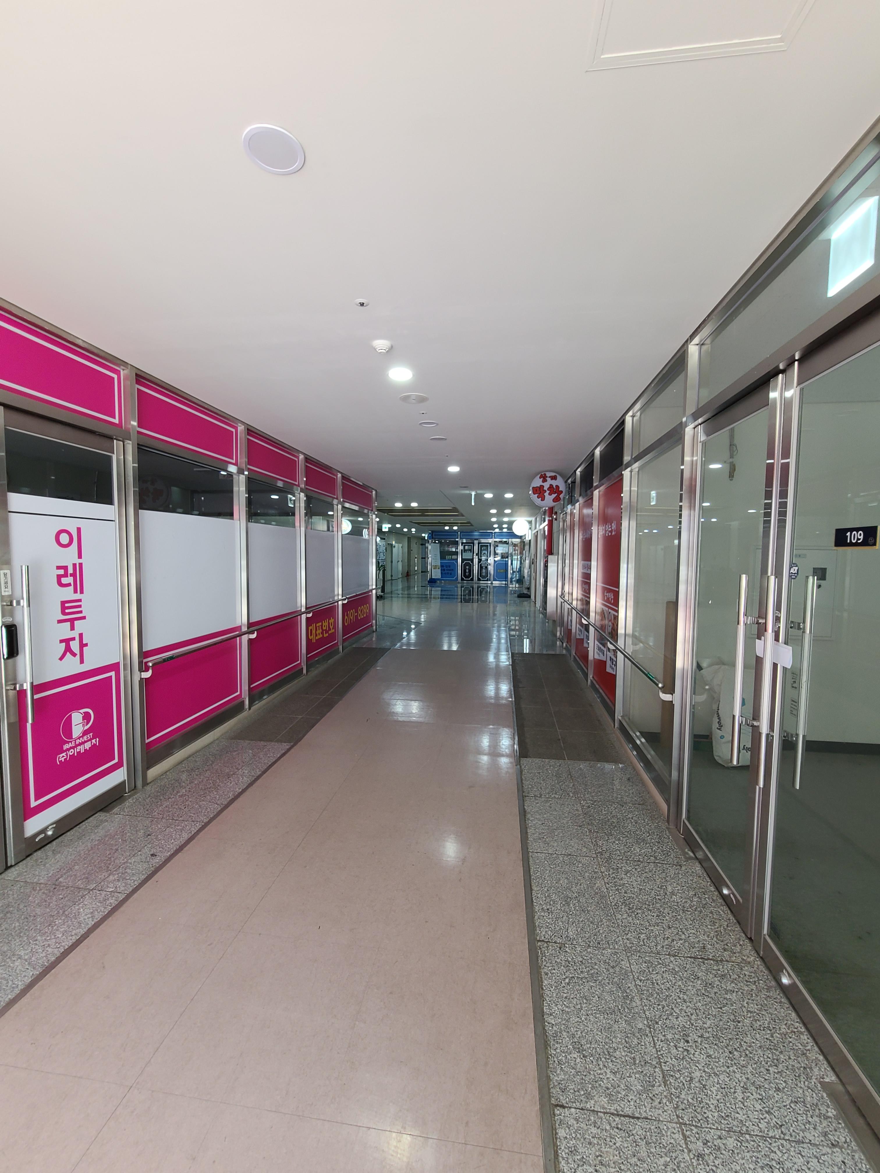 더리브골드타워 1층 내부2