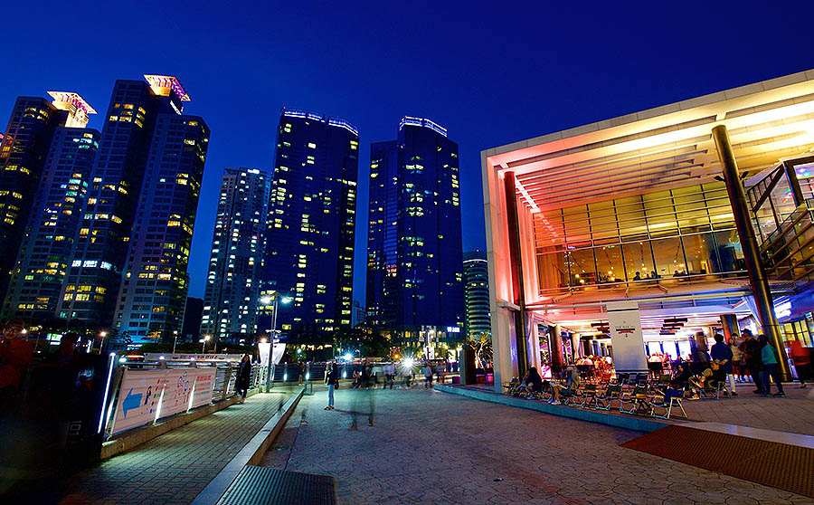 부산 '더베이101'에 있는 '핑거스앤쳇다이닝펍'