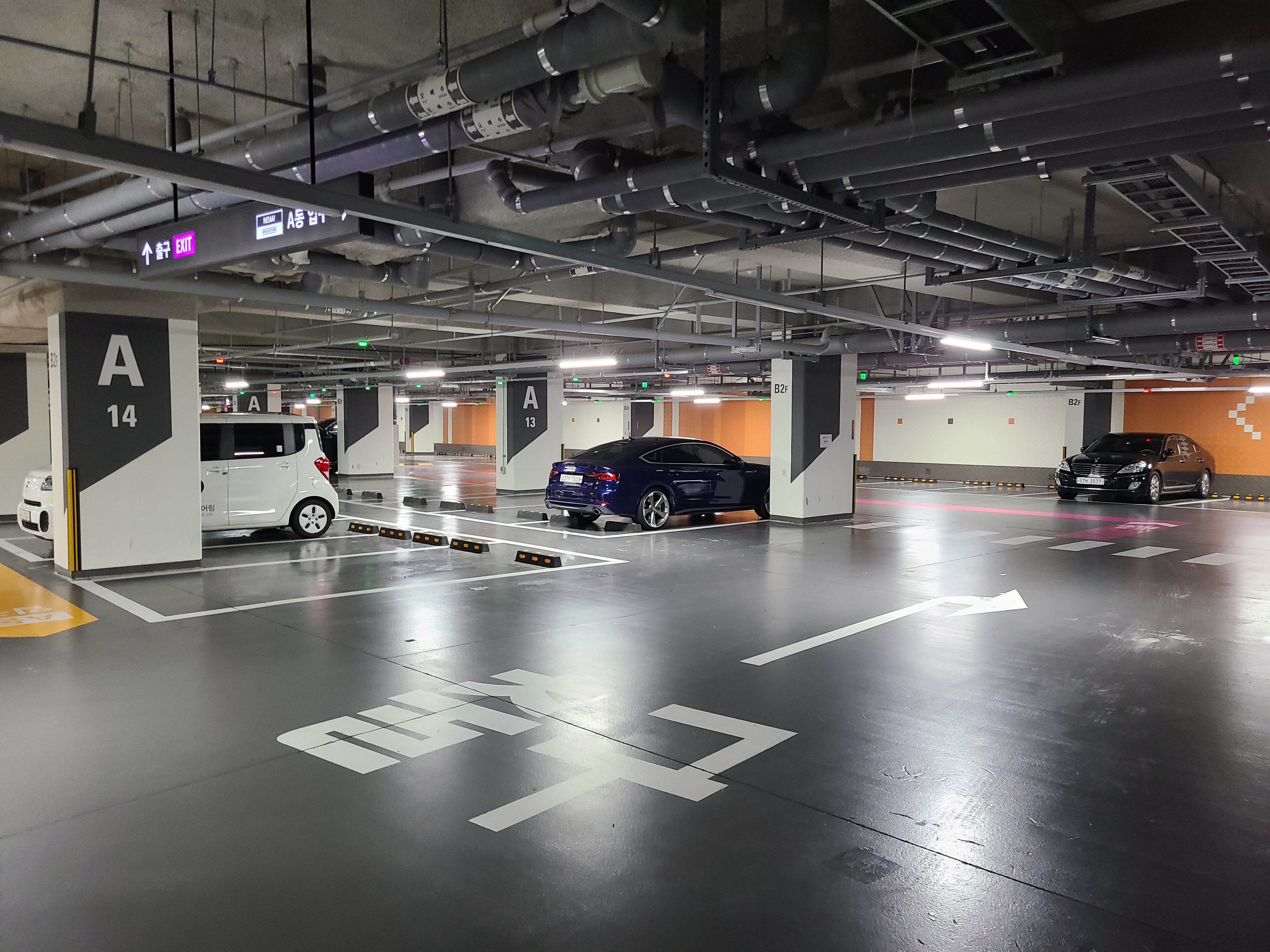 광교 우미뉴브 지하2