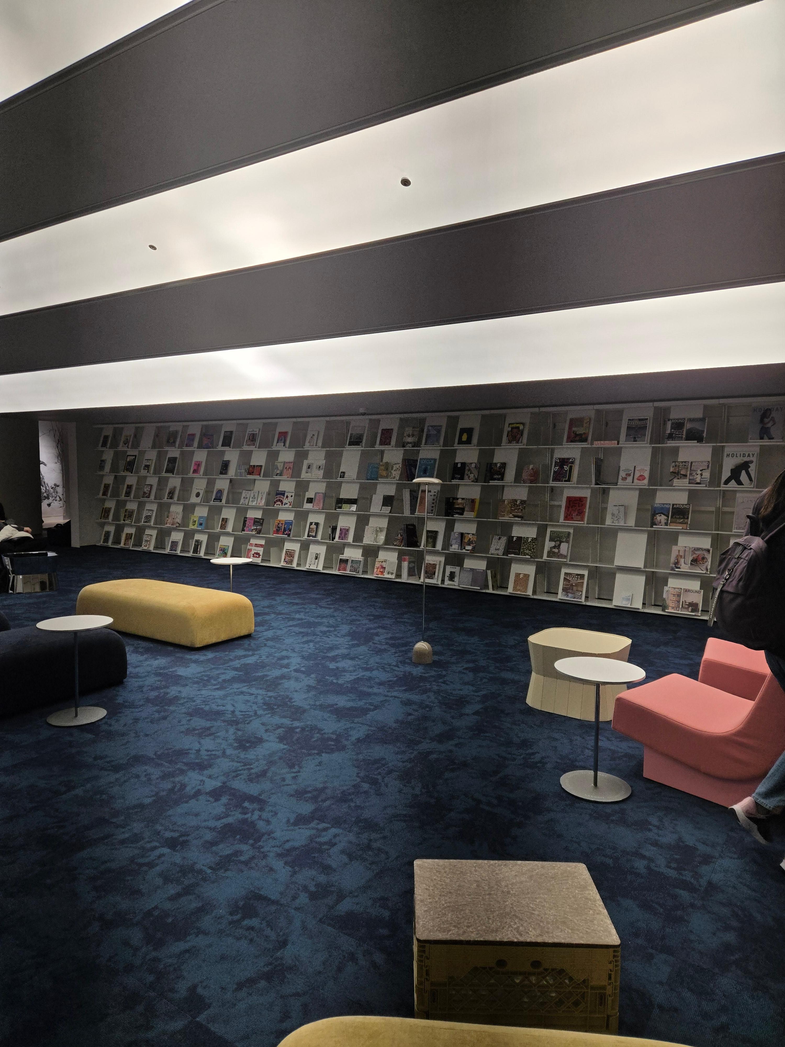 경기도서관 지하1층 전시관