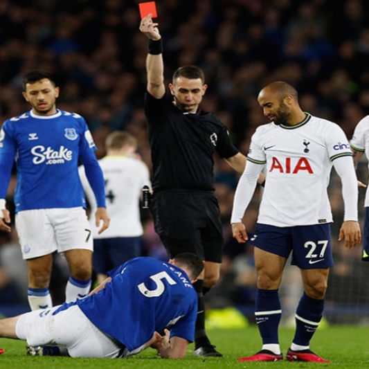 토트넘 루카스 모우라 퇴장 장면