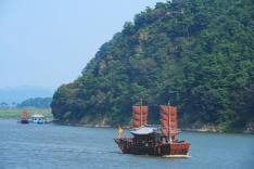 구드래 나루터 & 백마강 황포돛배 - 낭만 크루즈 백마강의 낭만을 가득 품은 시간