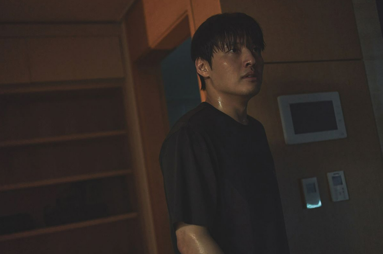 84제곱미터관람평,84제곱미터 후기,넷플릭스 스릴러 리뷰,층간소음 영화,영끌 아파트 이야기,현실 기반 영화