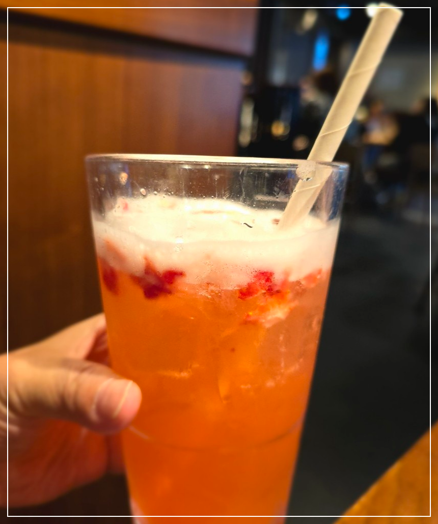 딸기-아사이-레모네이드-스타벅스-리프레셔