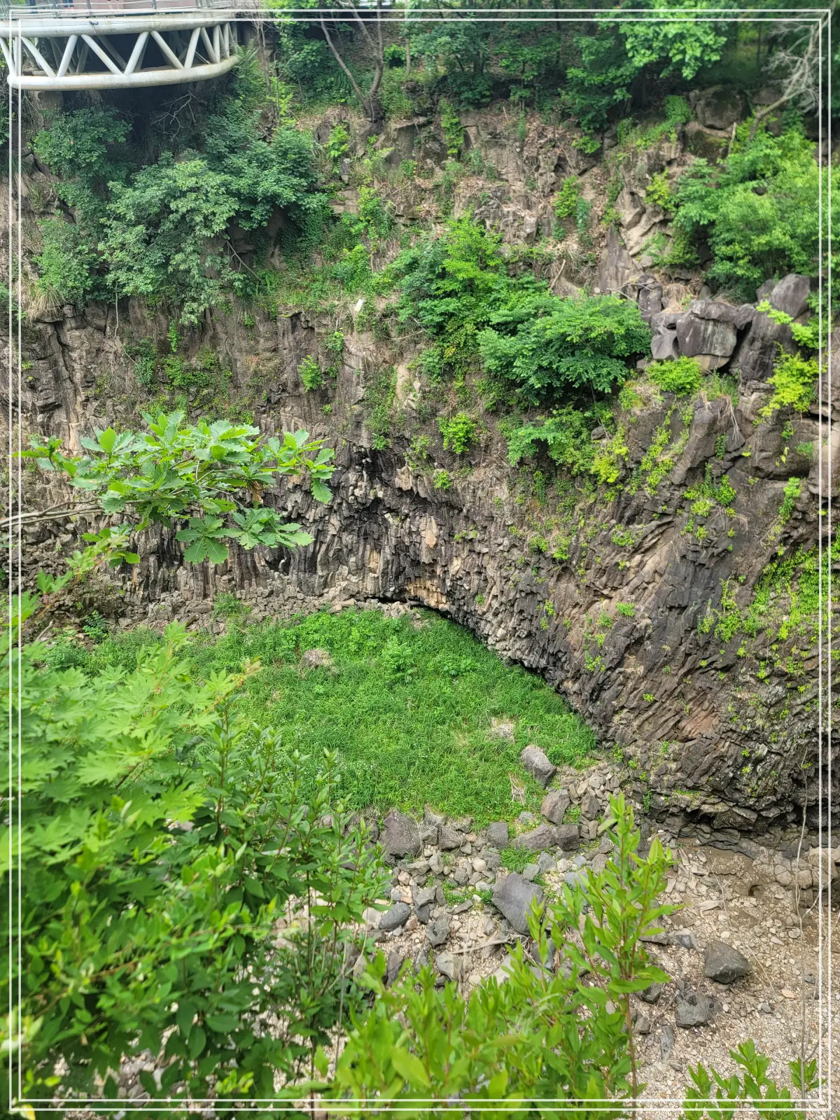 연천-재인폭포-출렁다리-오른쪽-주상절리