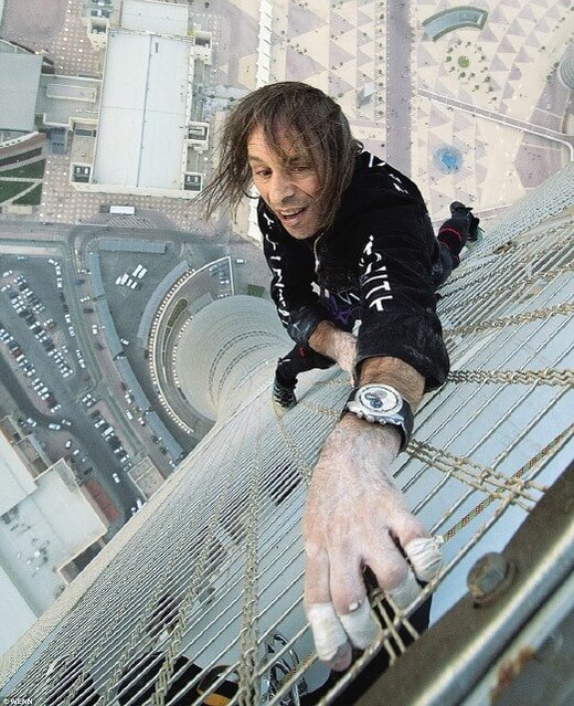 프랑스의 암벽등반가 알랭 로베르