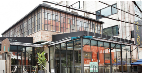 터치앤스파이스 매장