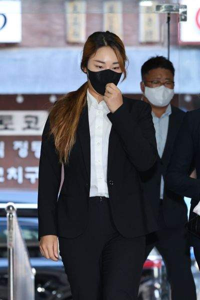 윤이나 프로 골프선수 나이 프로필 총정리: 고향, 학력, 오구 플레이 징계 감경 전말 및 2024년 KLPGA 3관왕에서 2026년 LPGA 메이저 상금 잭팟까지 스탯 분석