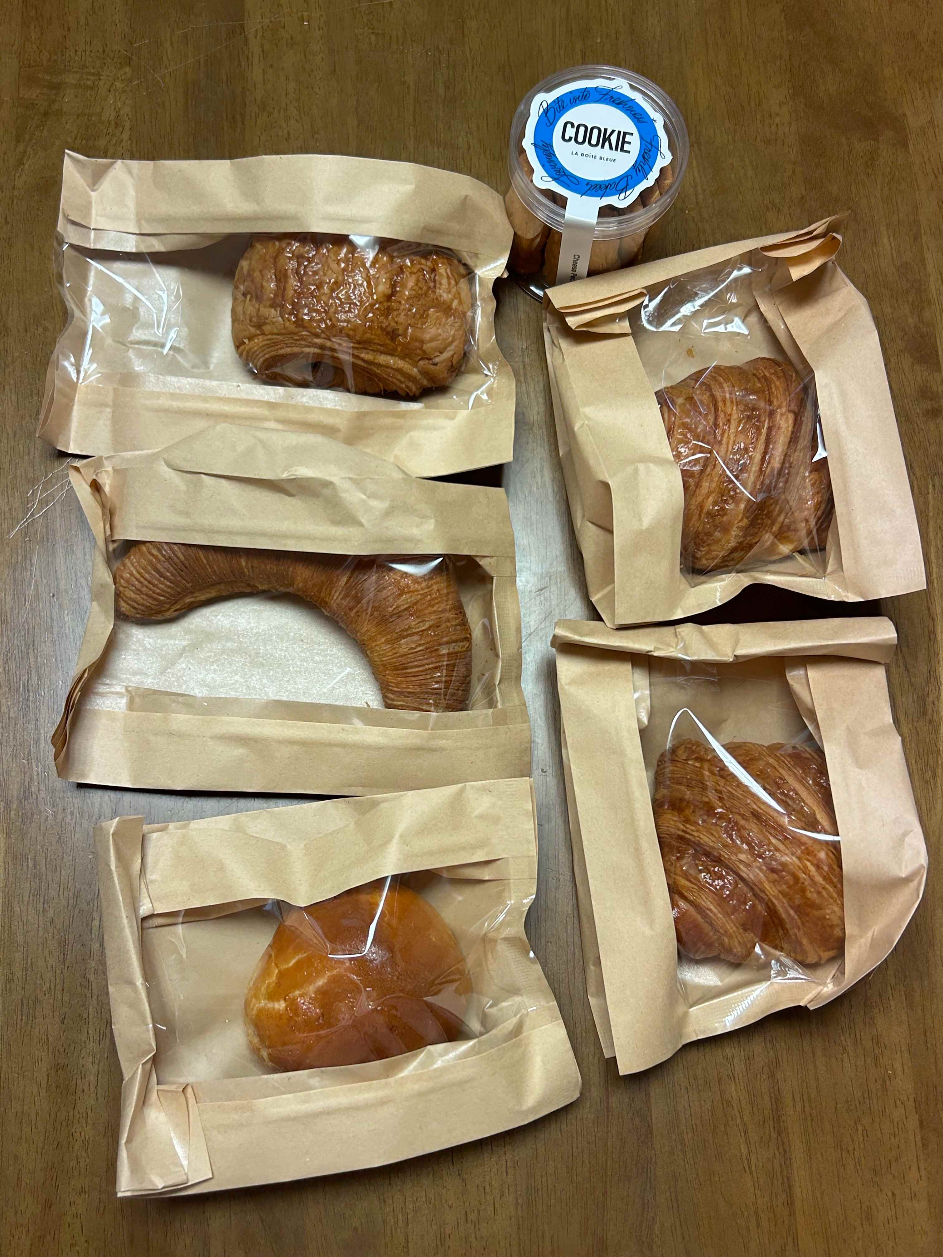 구입한 빵