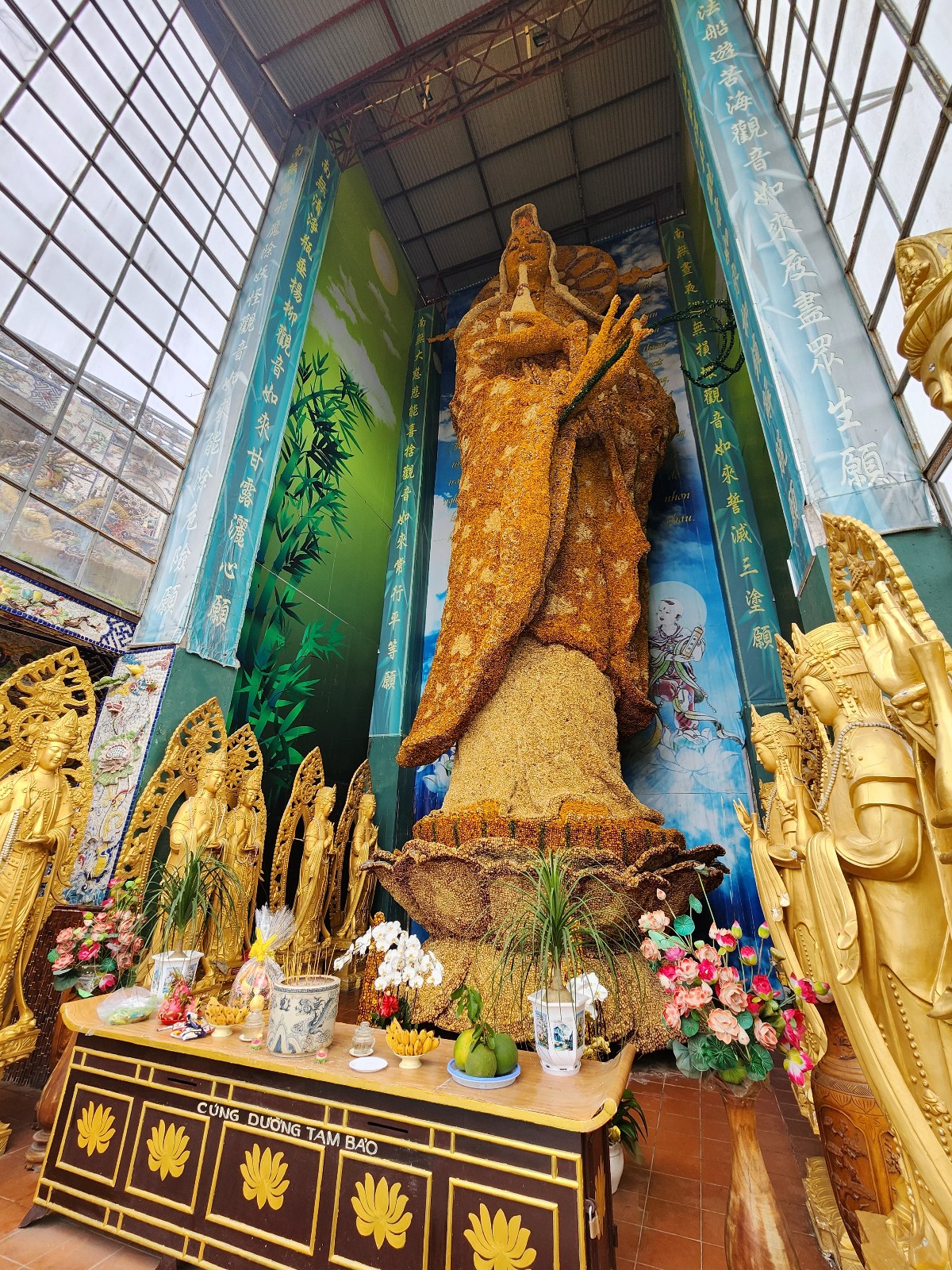 린푸억 사원