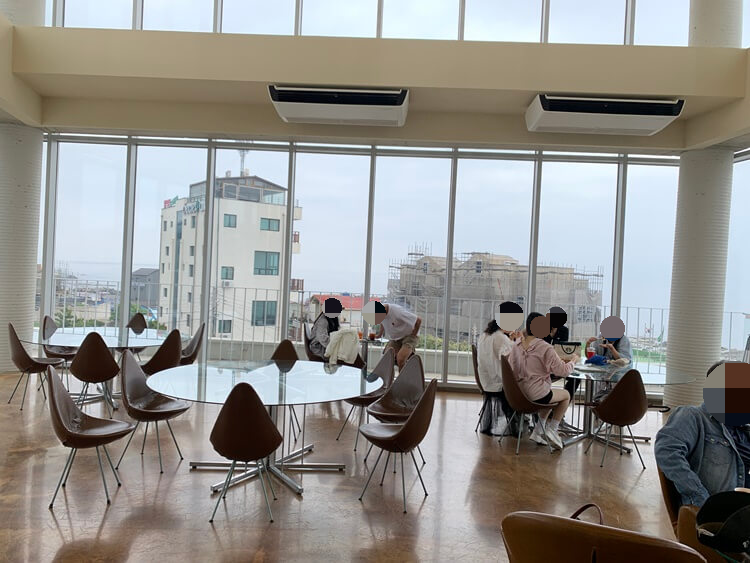 2층 원테이블