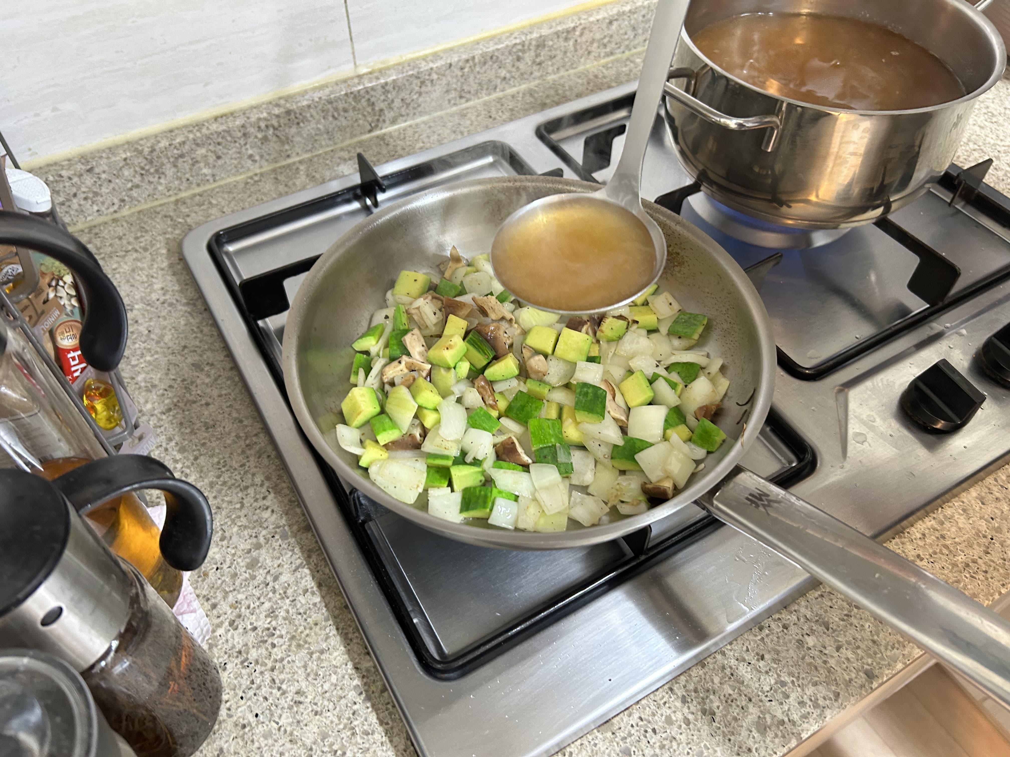 [chef&amp;#44; Daddy] 봄 제철요리! 달래된장찌개 레시피 (표고버섯&middot;애호박 듬뿍)