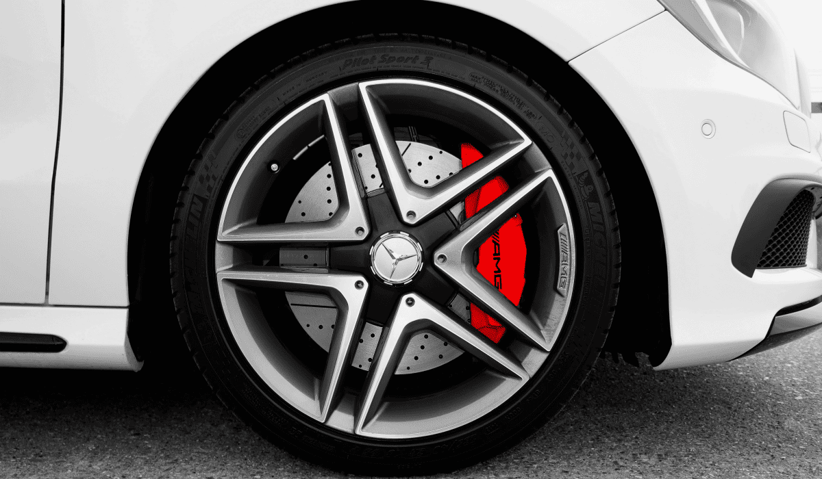 하얀색차타이어