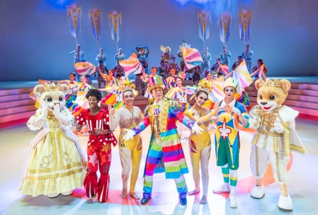 어린이날 연휴를 하루 앞둔 5월 3일부터 그랜드스테이지에서 새롭게 펼쳐지는 서커스 공연 '레니의 컬러풀 드림'ⓒ삼성물산