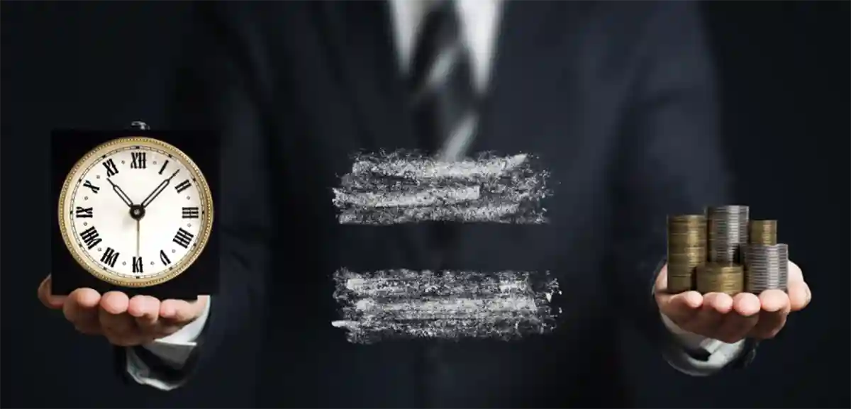 남자-양손위-시계-돈