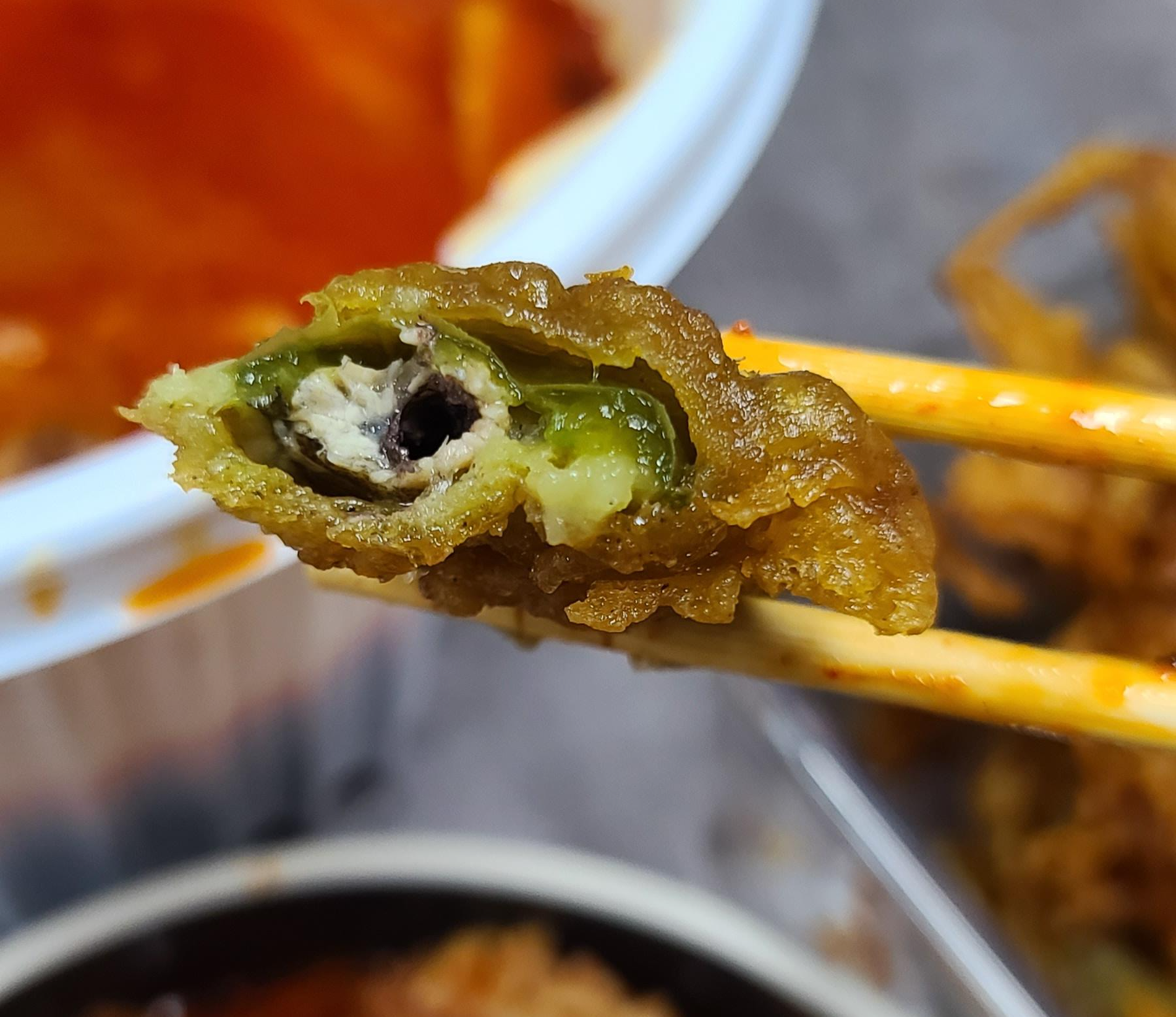 엽기떡볶이 마라떡볶이 엽떡신메뉴 배달음식 내돈내산 한접시가득 청담추어정 미꾸리튀김 동충하초튀김 미꾸리고추