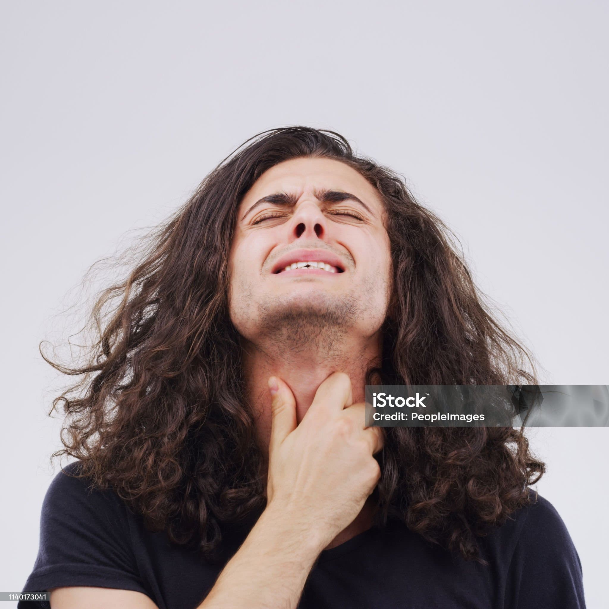 목에 가래가 항상 붙어 있는 것&amp;#44; 감기 아닌데 계속 생기는 이유