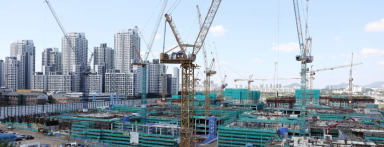 급등하는 원자재 가격이 아파트 가격에 미치는 영향은