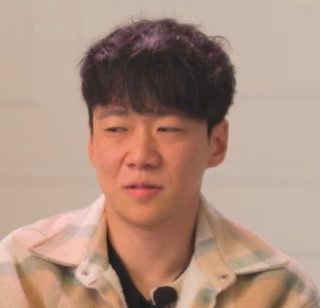 나는솔로 30기 영철 나이 학력 직업 프로필 태양광 회사 매출액 나솔 오열 안나 정숙