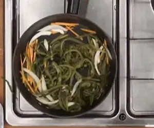 미역줄기볶음 조리과정 3