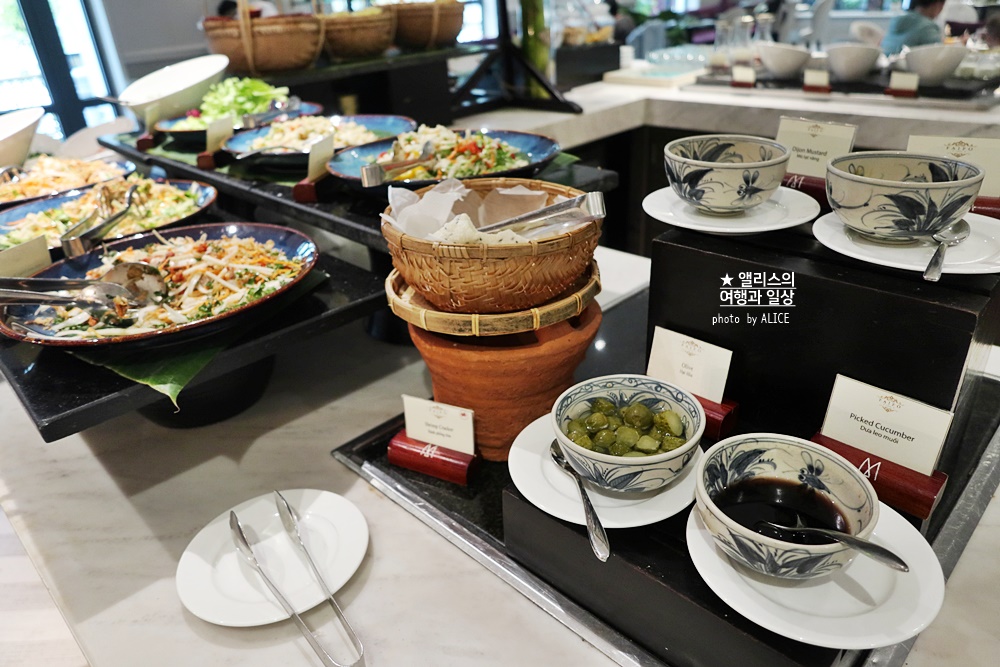 로열 호이안 엠갤러리 호텔 조식 후기 파이포 카페