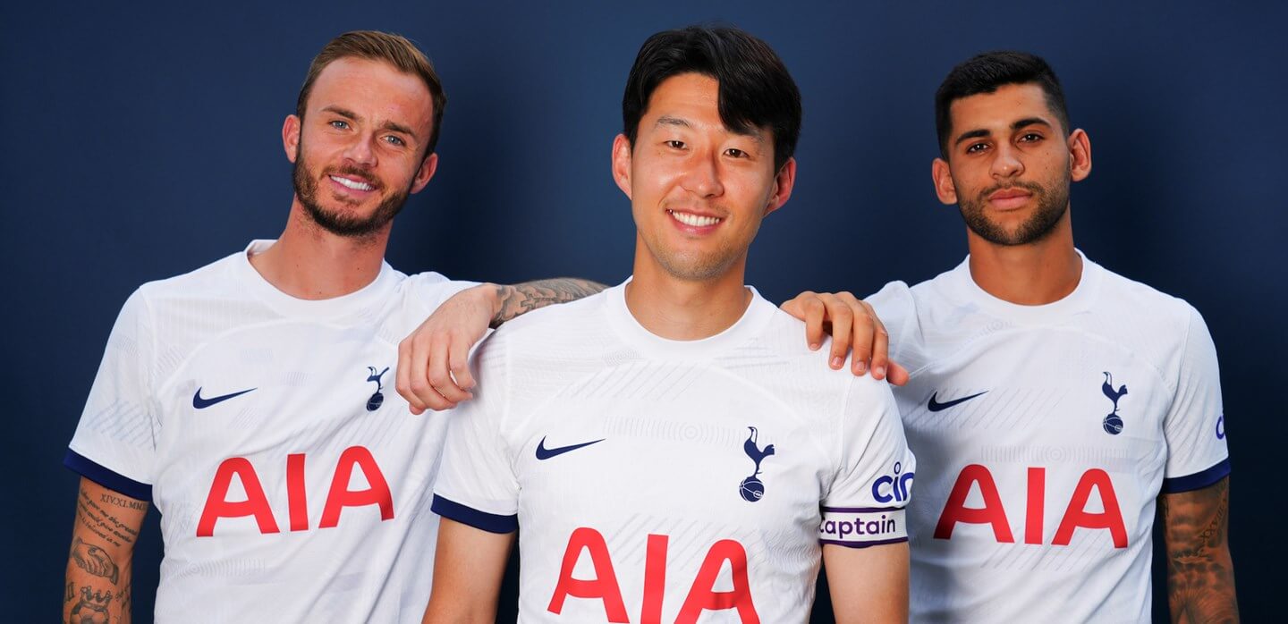 손흥민과 동료 선수들