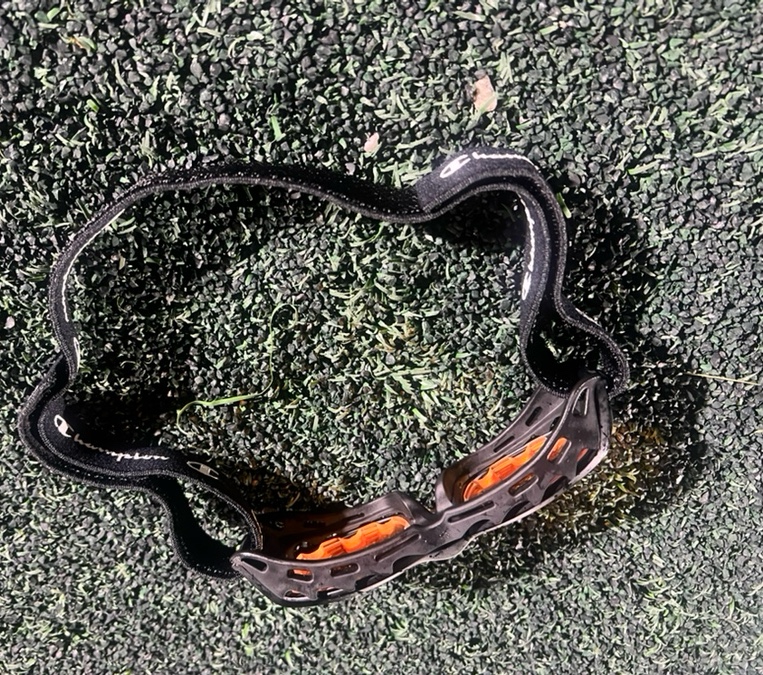 축구고글은 퍼시몬 컬러렌즈가 좋다는 걸 알려주는 이미지