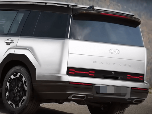 싼타페-후면부-화이트색