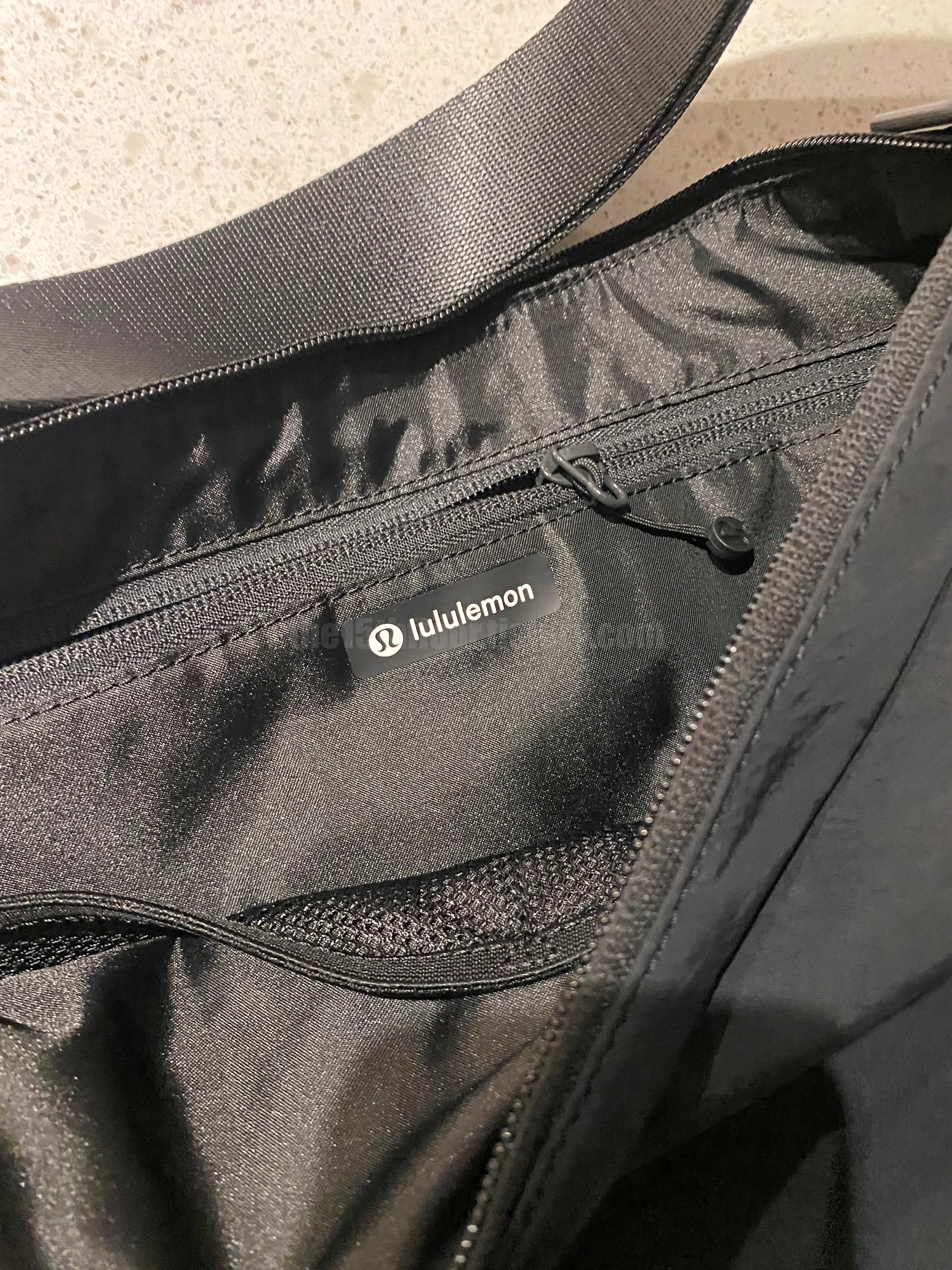 룰루레몬 슬라우치 슬링백 13L