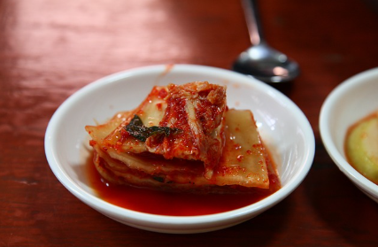 한국의 대표 발효식품인 김치