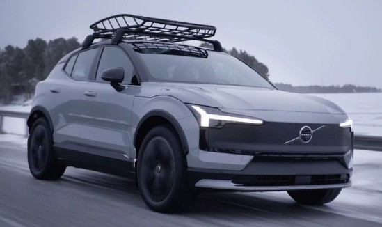 볼보 EX30 크로스컨트리 출시일, 가격, 디자인 및 주행성능