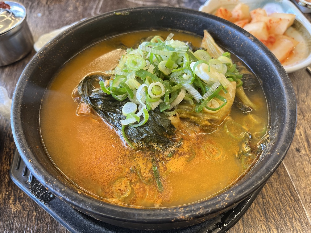 뼈다귀해장국입니다