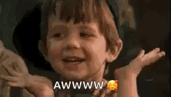 만족하는 아이 GIF