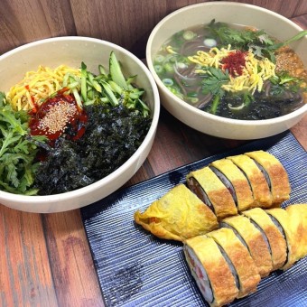 비빔면, 물냉면, 계란말이 김밥 사진