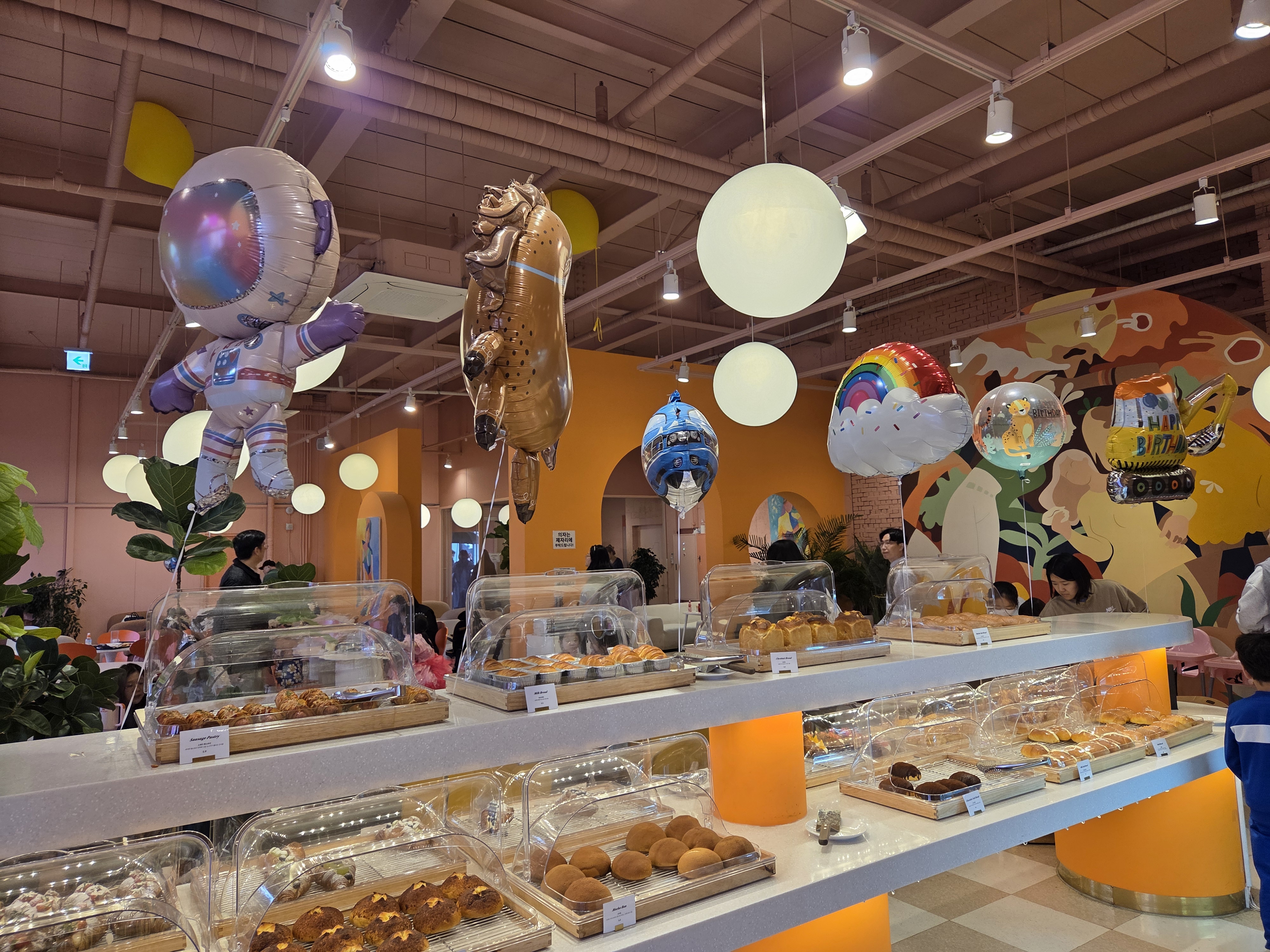 일산 비비하우스 빵 진열대