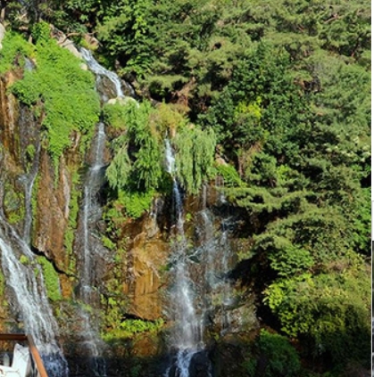 서울 도심 속 인공폭포 명소에서 여름 즐기기