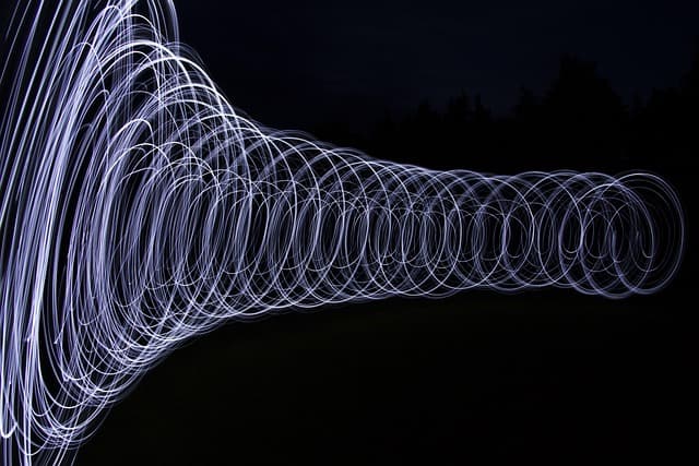 백색소음과 갈색소음의 차이: 뇌를 안정시키는 주파수 분석