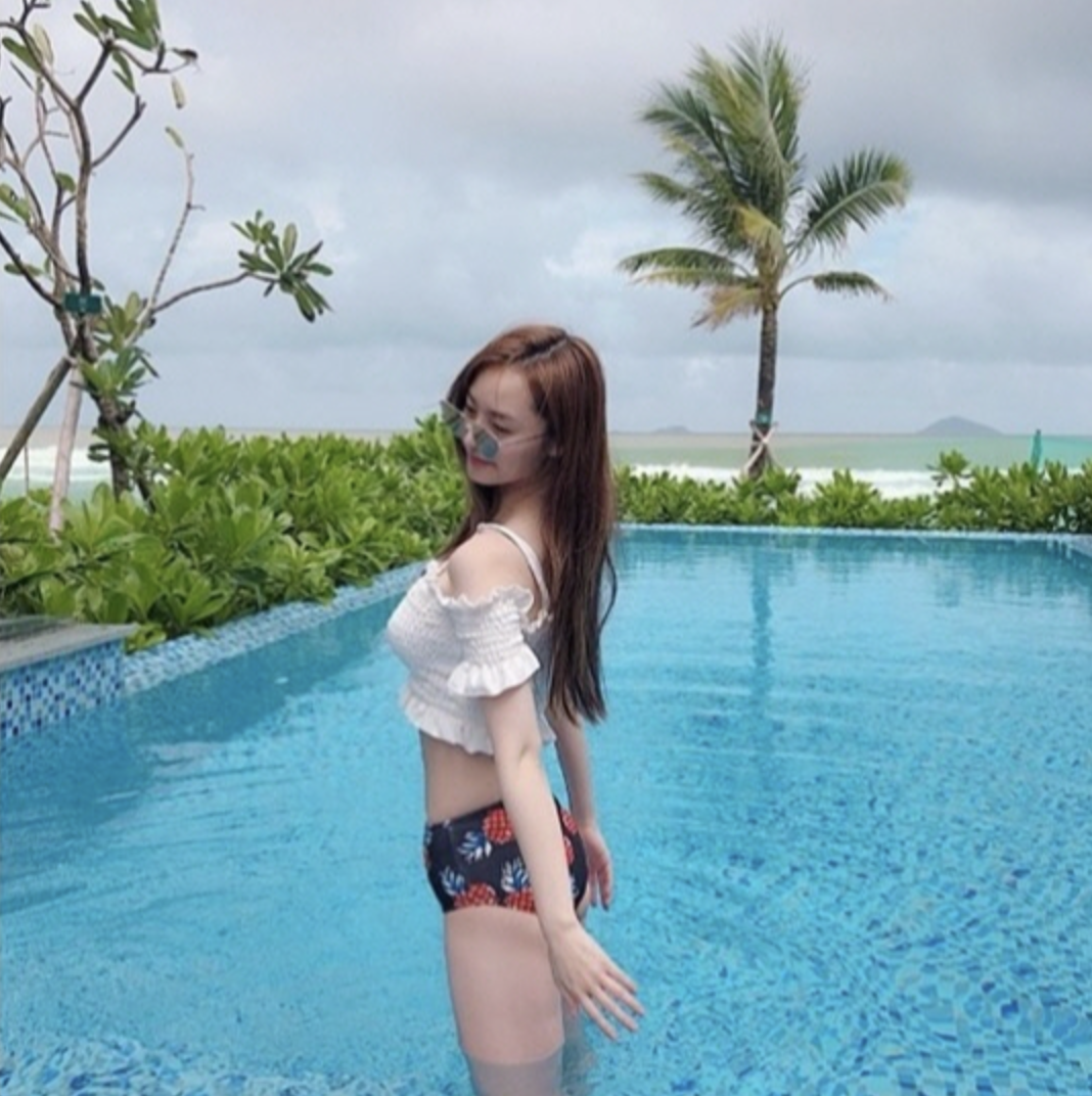 배우희 수영복 비키니 몸매