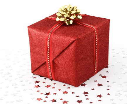 빨간색 네모난 선물 상자가 있고 황금줄로 묶여 있다. 바닥에는 빨간 별조각들이 가득하다.