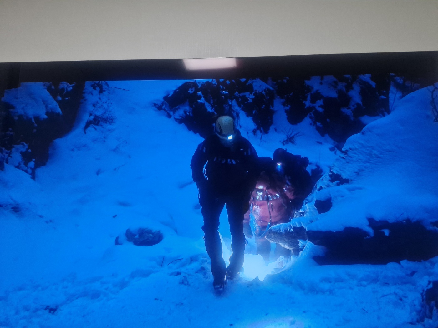 넷플릭스 화제작 아버지는 산을 움직인다(THE FATHER MOVES MOUNTAIN)