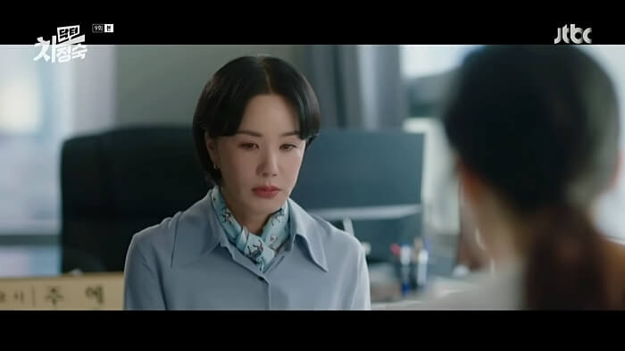 변호사와-상담중인-차정숙