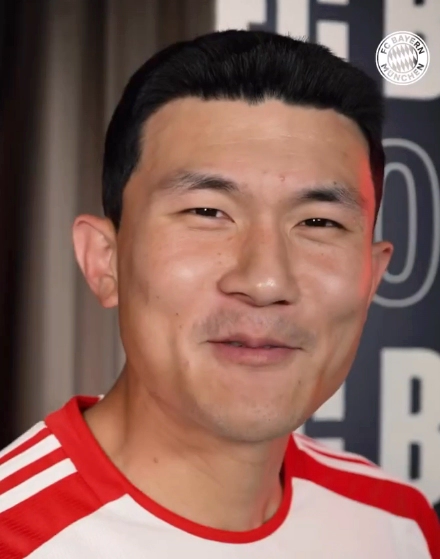 김민재 축구선수 프로필 나이 고향 학력 연봉 가족 와이프