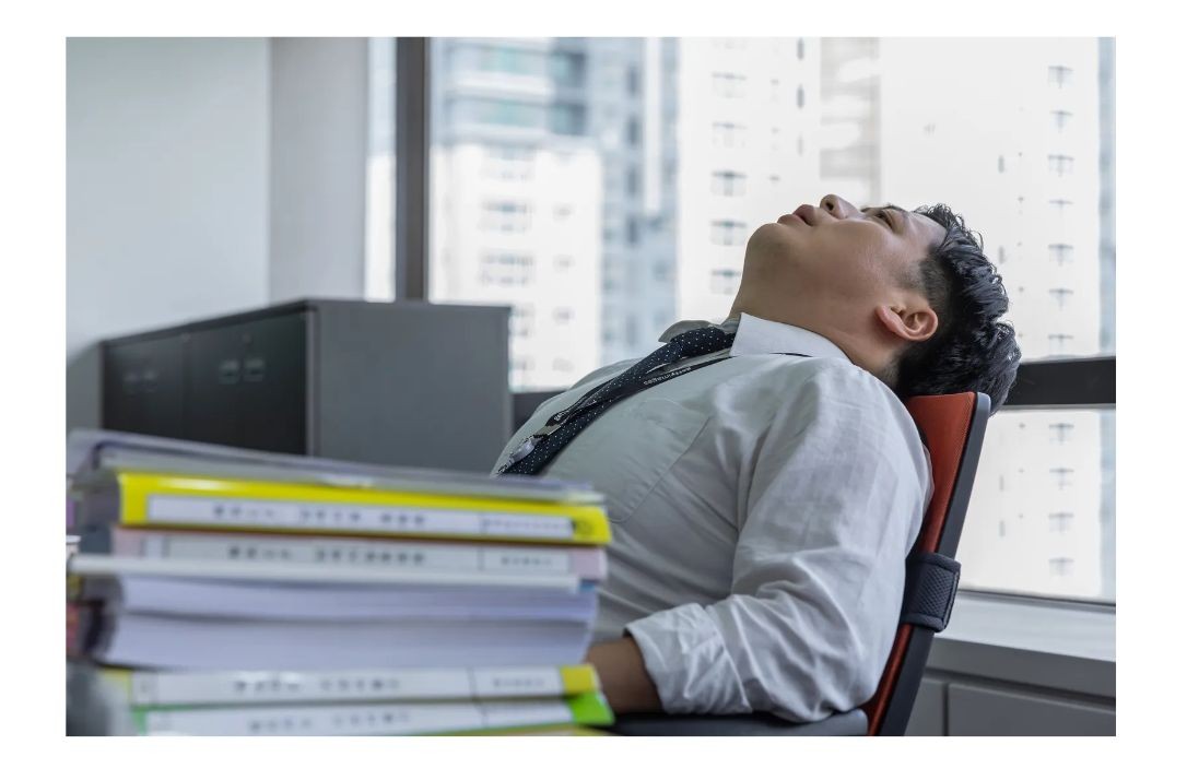 스트레스 받는 남자 이미지