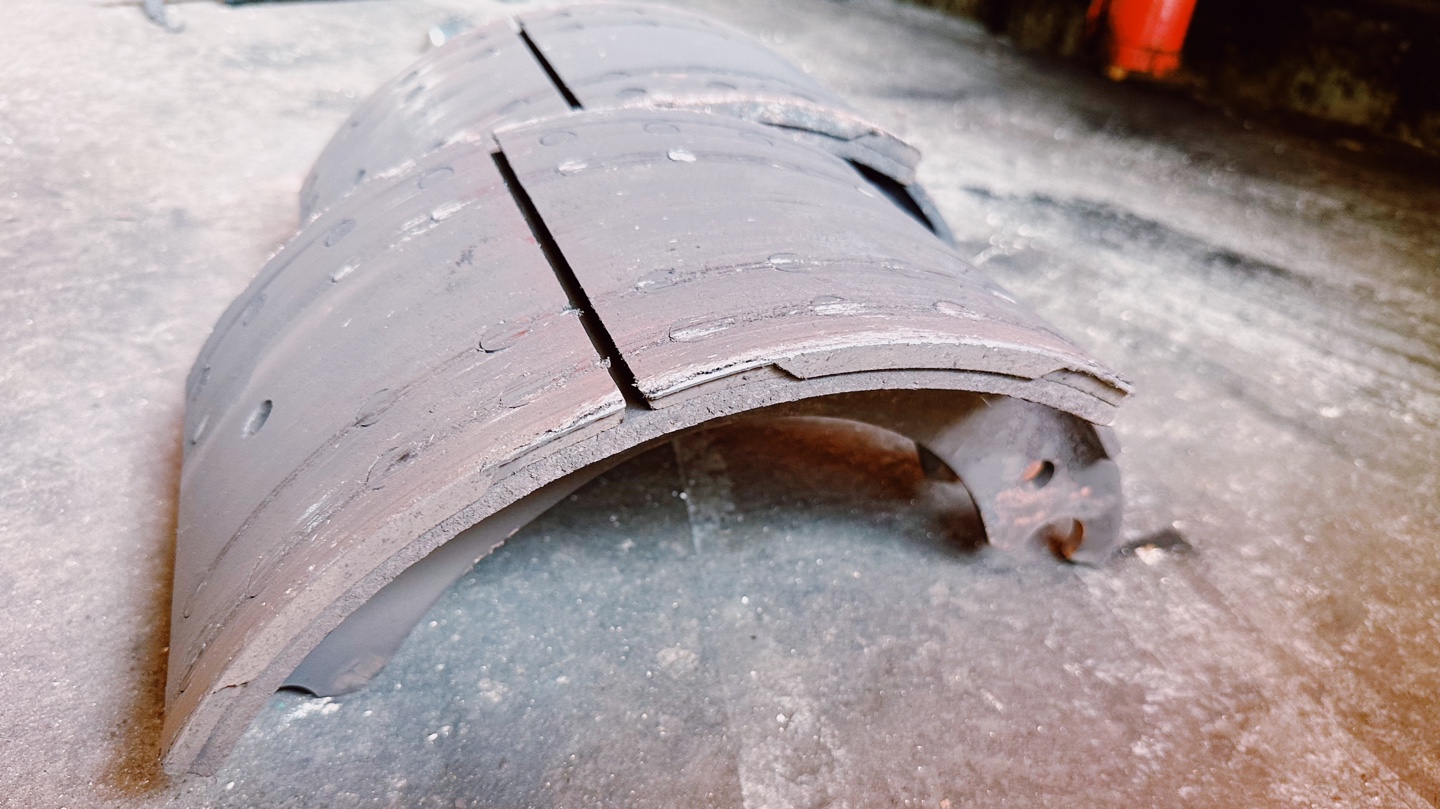 버스 브레이크 드럼 & 라이닝 교체