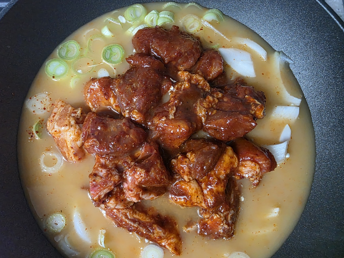 육수 붓기