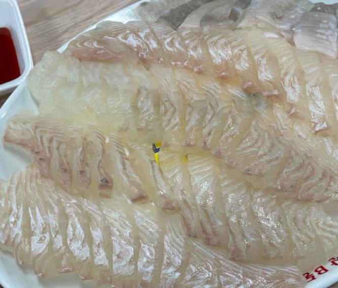 6시내고향 궁평항해오름수산시장 광어회 한사라