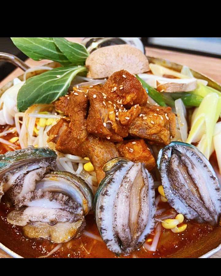 돈쭐내러왔습니다 전복 갈비찜 해신탕 소갈비찜 먹방 조권 60kg 도전 강서구 까치산역 맛집 이영자 2AM 조권 방송 소개